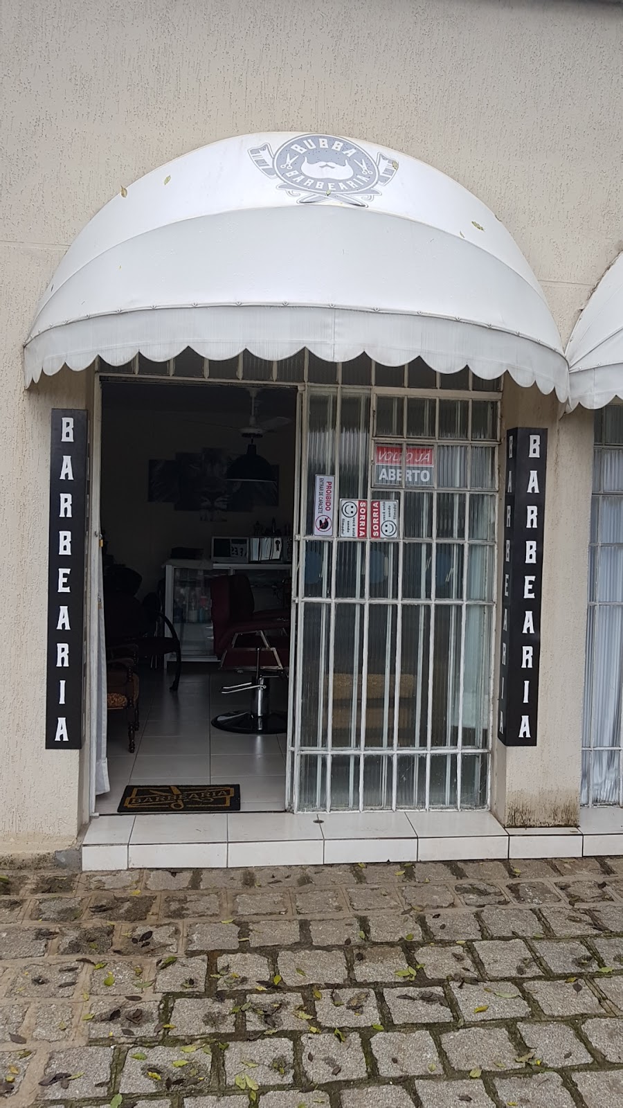 Fachada de entrada da Bubba Barbearia, Hugo Lange
